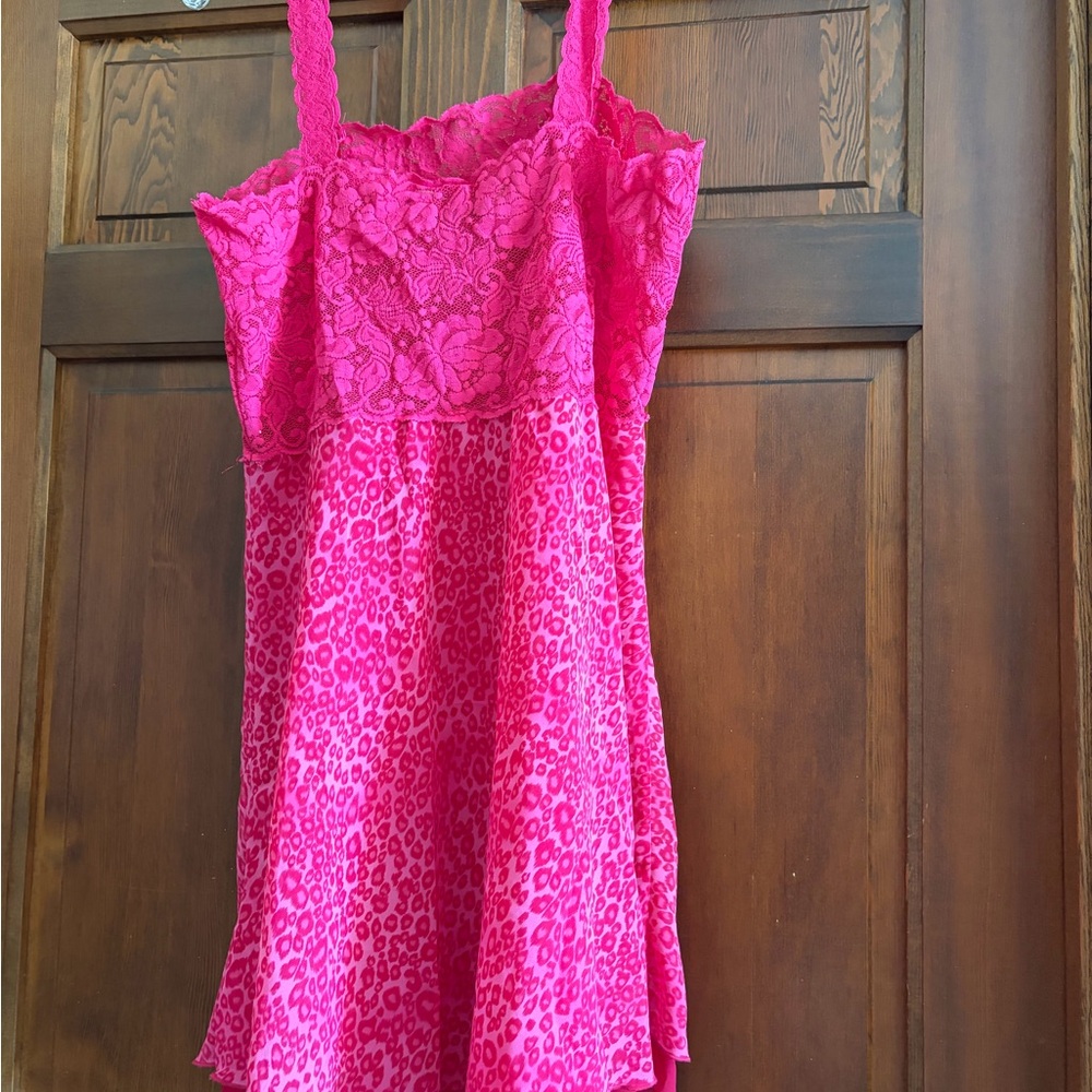 Women's Pink Lace & Leopard Print Chemise - Picture 4 of 8